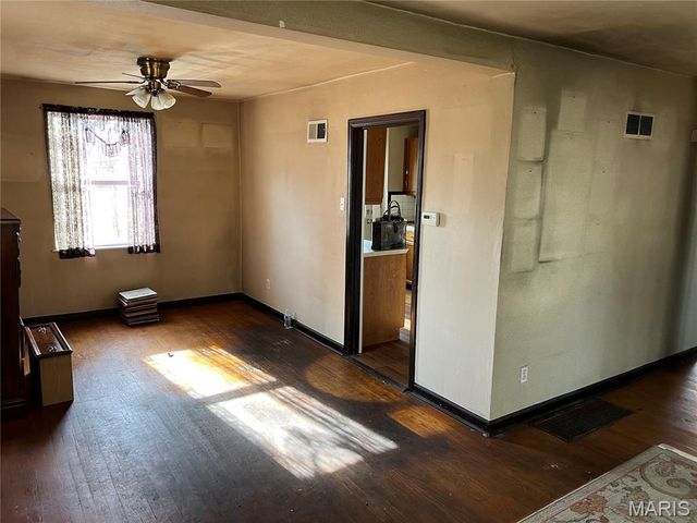 8616 Belhaven Drive, St John, MO 63114