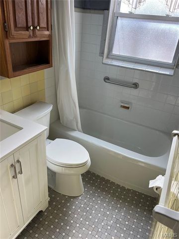 8616 Belhaven Drive, St John, MO 63114