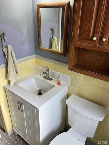 8616 Belhaven Drive, St John, MO 63114