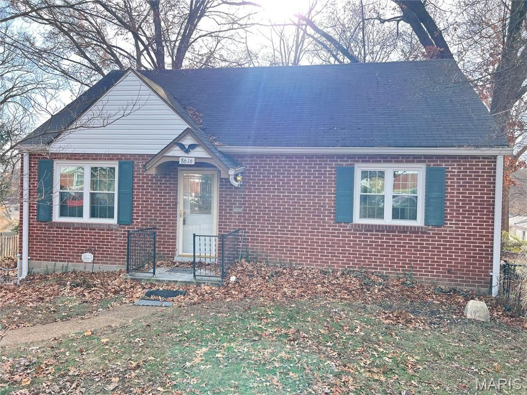 8616 Belhaven Drive, St John, MO 63114