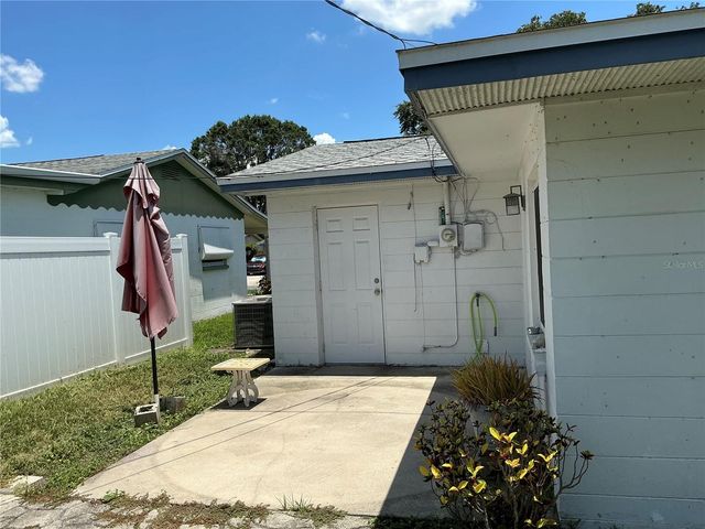 10888 TEMPLE AVENUE, Seminole, FL 33772