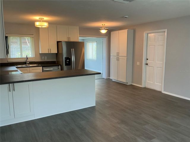 10888 TEMPLE AVENUE, Seminole, FL 33772