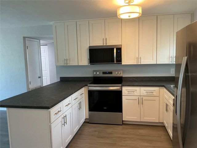 10888 TEMPLE AVENUE, Seminole, FL 33772
