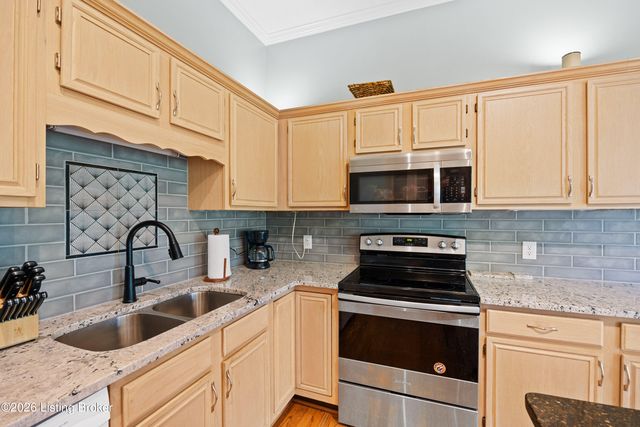 1007 Benton Ridge Dr, Louisville, KY 40245