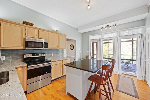 1007 Benton Ridge Dr, Louisville, KY 40245