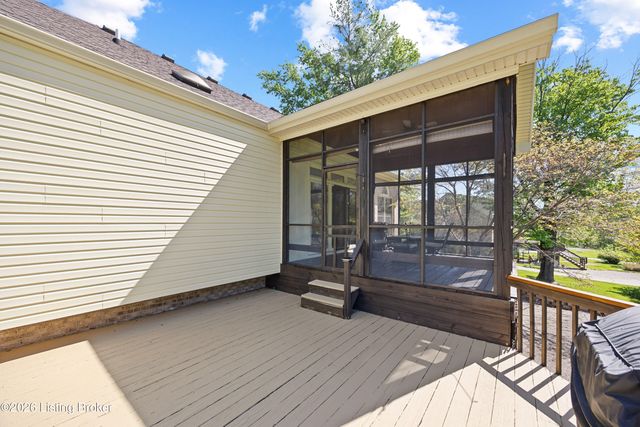 1007 Benton Ridge Dr, Louisville, KY 40245