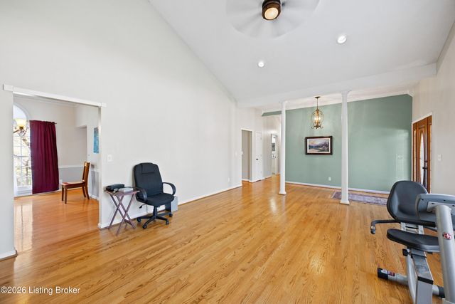 1007 Benton Ridge Dr, Louisville, KY 40245