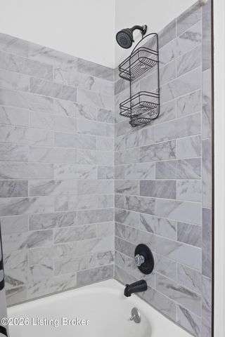 1007 Benton Ridge Dr, Louisville, KY 40245