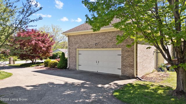 1007 Benton Ridge Dr, Louisville, KY 40245