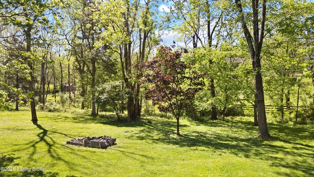 1007 Benton Ridge Dr, Louisville, KY 40245