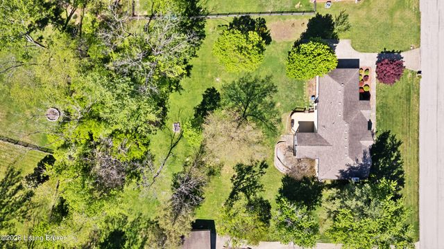 1007 Benton Ridge Dr, Louisville, KY 40245