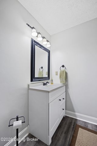 1007 Benton Ridge Dr, Louisville, KY 40245