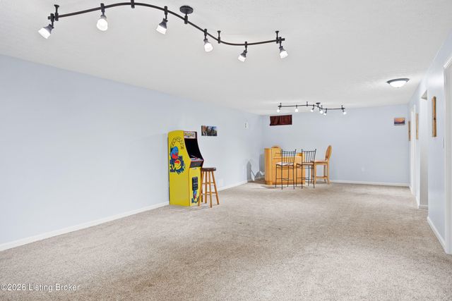 1007 Benton Ridge Dr, Louisville, KY 40245