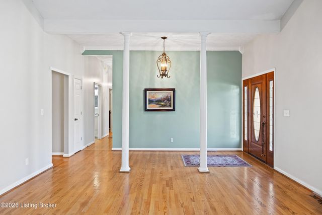 1007 Benton Ridge Dr, Louisville, KY 40245