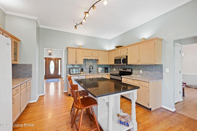 1007 Benton Ridge Dr, Louisville, KY 40245