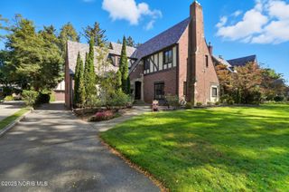 3704 Brookside Road, Ottawa Hills, OH 43606