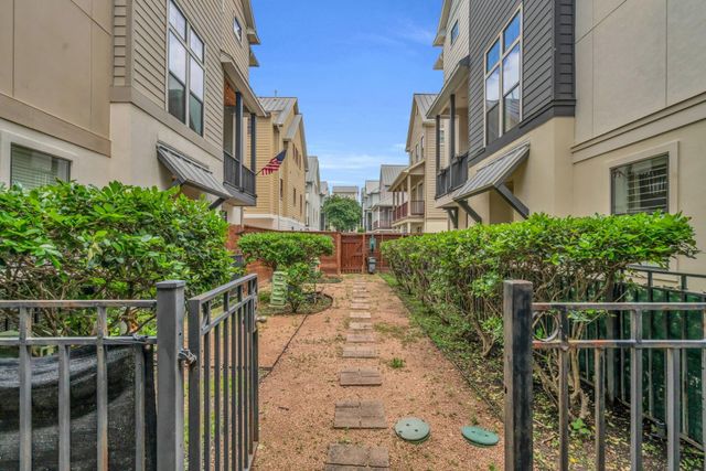 3223 Maxroy Street, Houston, TX 77008