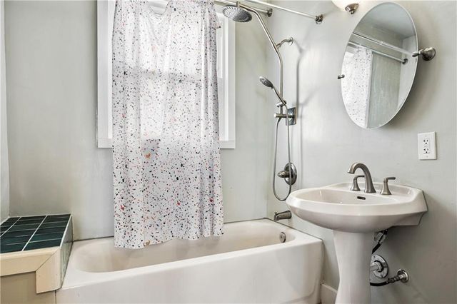 347 Lawn Avenue, Kansas City, MO 64124