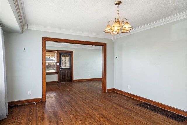 347 Lawn Avenue, Kansas City, MO 64124