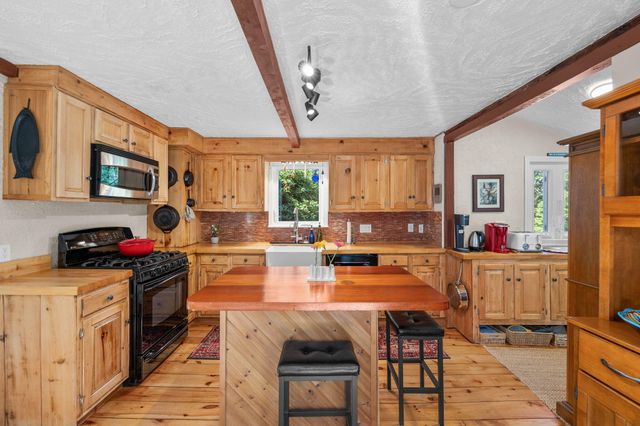 775 Shore Road, Pocasset, MA 02559