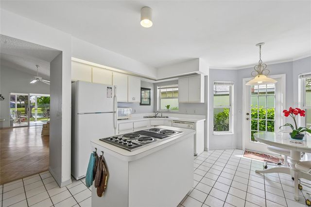805 HARRINGTON LAKE DRIVE N 76, Venice, FL 34293