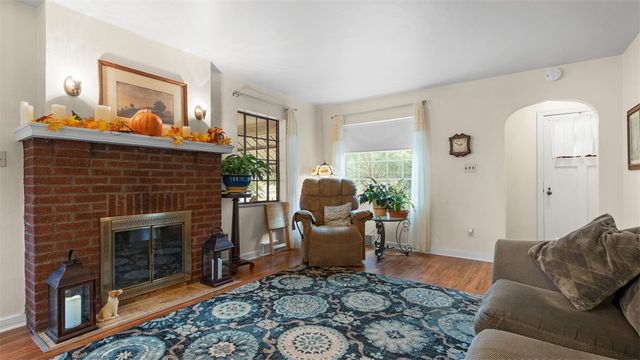 3921 W Run Rd, Munhall, PA 15120