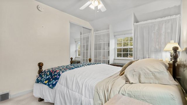 3921 W Run Rd, Munhall, PA 15120