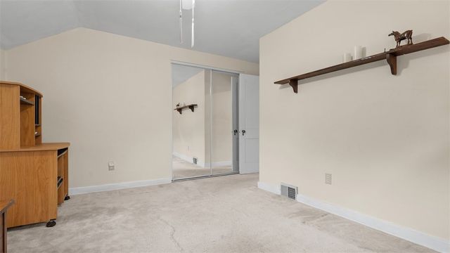 3921 W Run Rd, Munhall, PA 15120