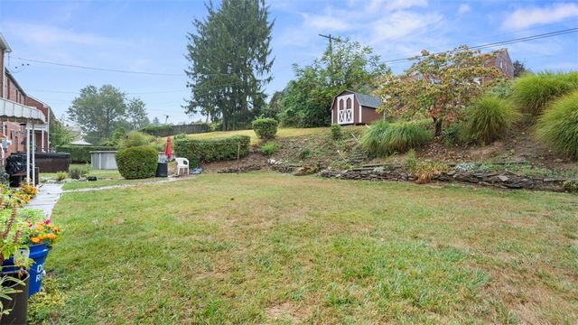 3921 W Run Rd, Munhall, PA 15120