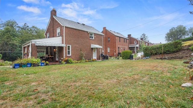 3921 W Run Rd, Munhall, PA 15120