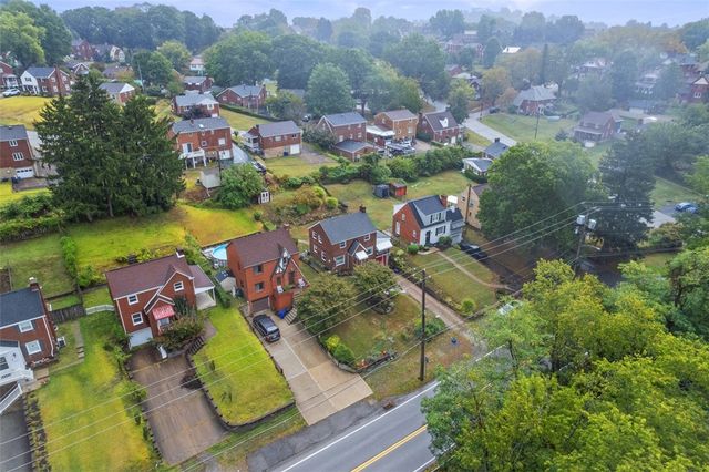 3921 W Run Rd, Munhall, PA 15120