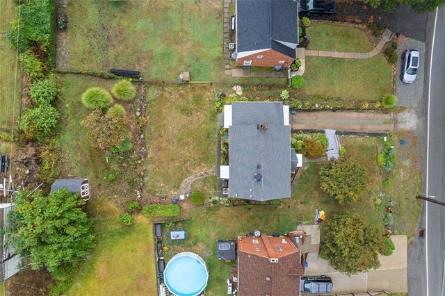 3921 W Run Rd, Munhall, PA 15120