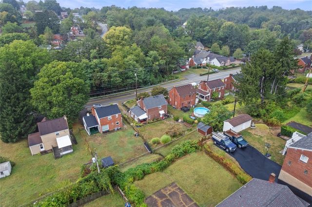 3921 W Run Rd, Munhall, PA 15120