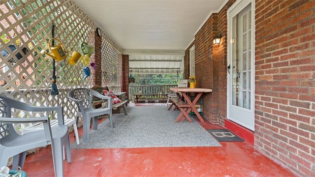 3921 W Run Rd, Munhall, PA 15120