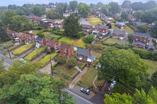 3921 W Run Rd, Munhall, PA 15120