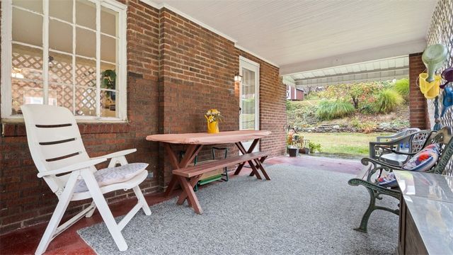 3921 W Run Rd, Munhall, PA 15120