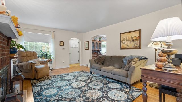 3921 W Run Rd, Munhall, PA 15120