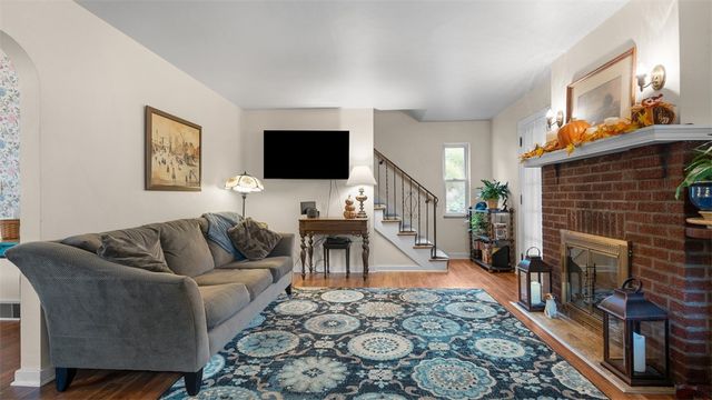 3921 W Run Rd, Munhall, PA 15120