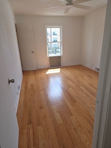 318 W Ogden Avenue 2, Westmont, IL 60559