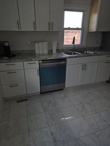 318 W Ogden Avenue 2, Westmont, IL 60559