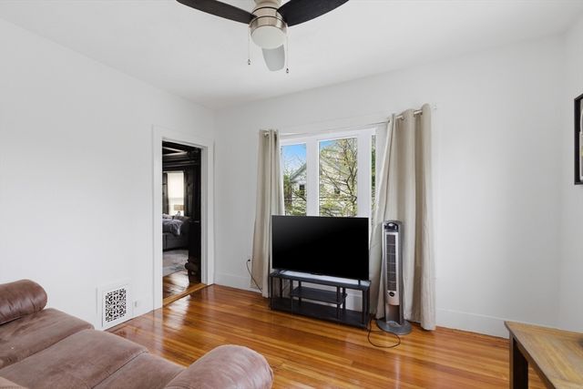 126 Summer St, Somerville, MA 02143