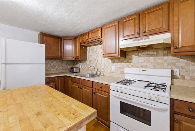 126 Summer St, Somerville, MA 02143