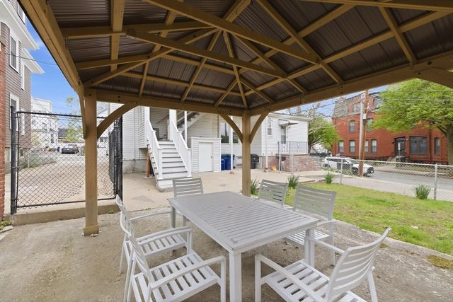 126 Summer St, Somerville, MA 02143