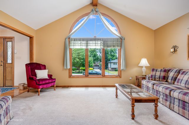 8636 W 98th Place, Palos Hills, IL 60465