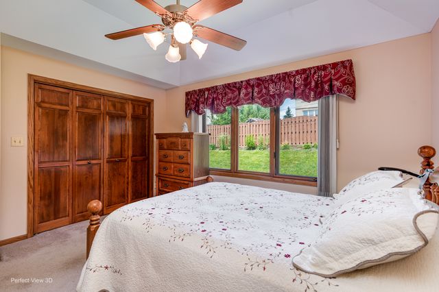 8636 W 98th Place, Palos Hills, IL 60465