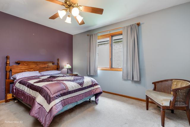 8636 W 98th Place, Palos Hills, IL 60465