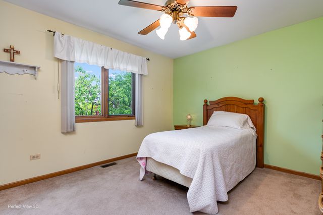 8636 W 98th Place, Palos Hills, IL 60465