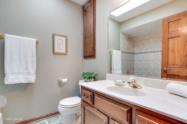 8636 W 98th Place, Palos Hills, IL 60465