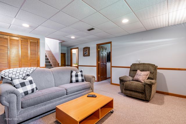 8636 W 98th Place, Palos Hills, IL 60465