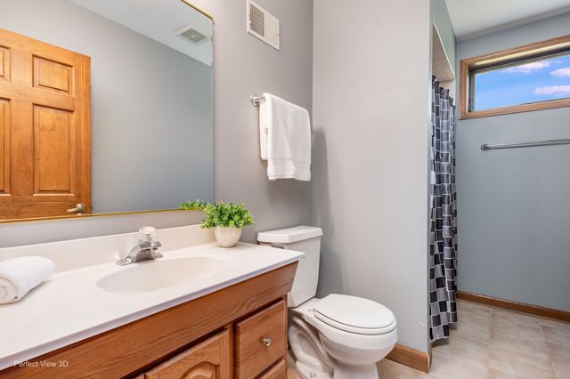 8636 W 98th Place, Palos Hills, IL 60465